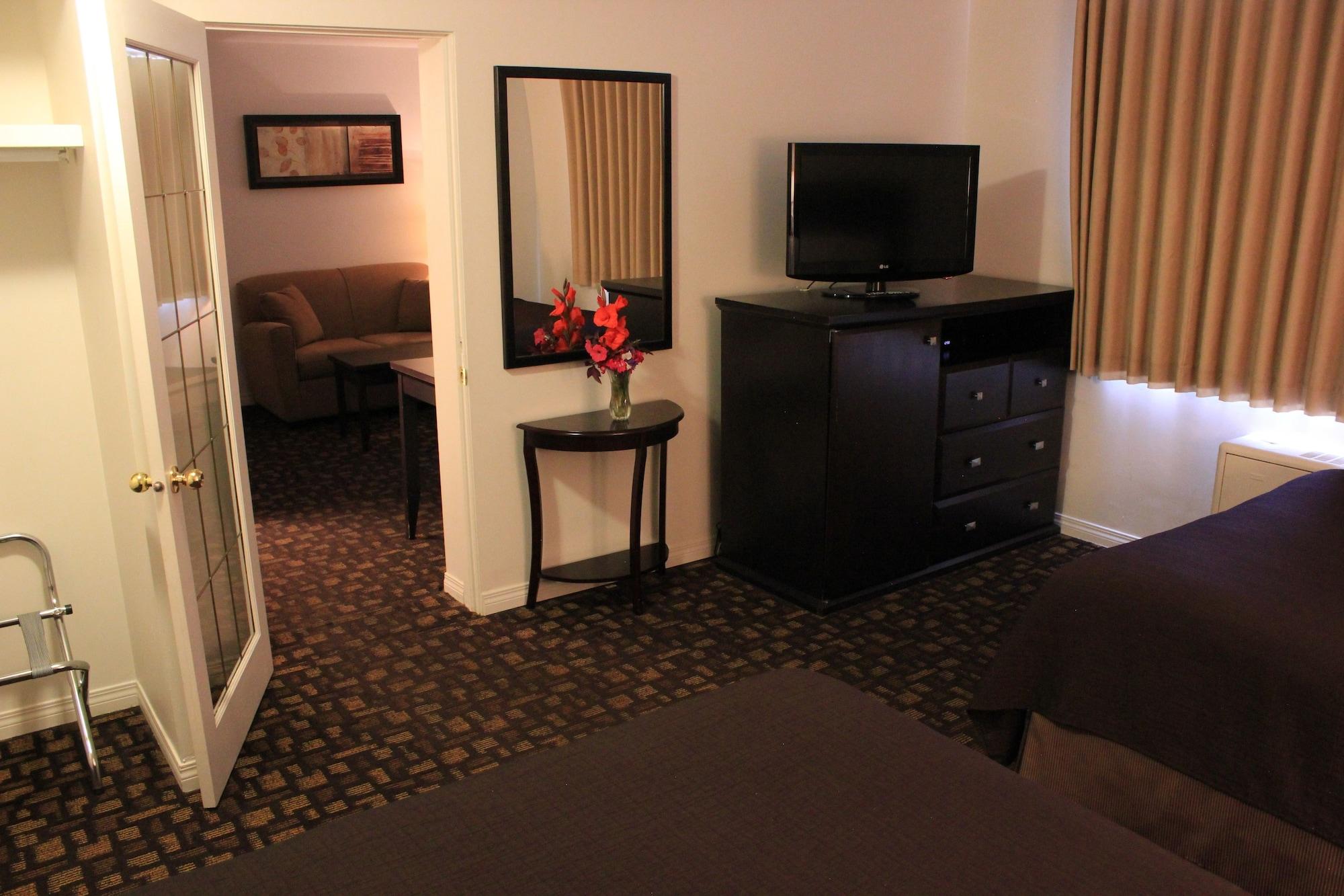 Travelodge By Wyndham פרינס אלברט מראה חיצוני תמונה